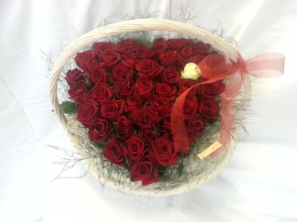 Heart of roses Flower Basket