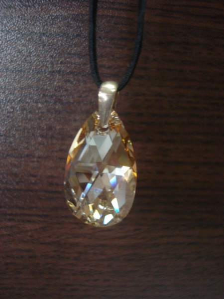 Swarovski crystals, gold drop shadow 28 mm