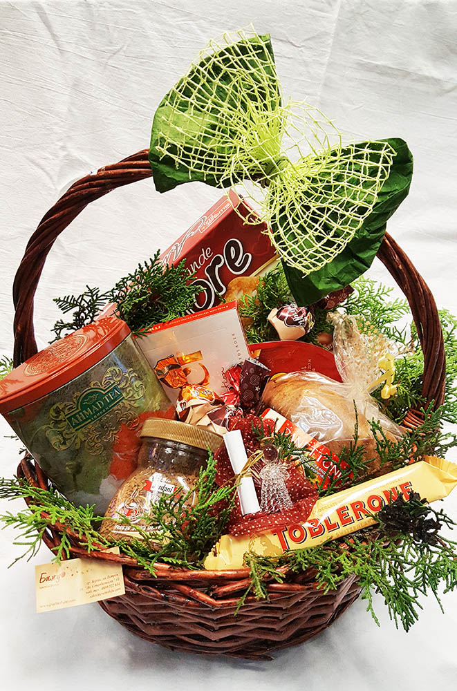 Christmas Gift Basket with Milka chocolates